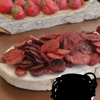 اسلایس توت فرنگی خشک شده
