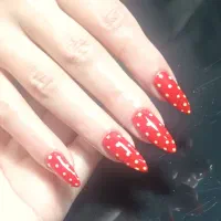 کاشت ناخن ۳۰۰