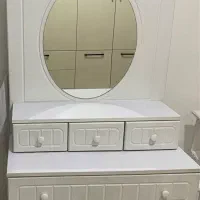 میز ِآرایش سه کشو
