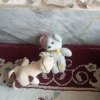 دوتا عروسک مال بچه ام هست میخوام بفروشم