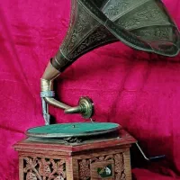 گرامافون قدیمی هندلی هندی