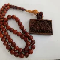 تسبی وگردنی کتیبه ای