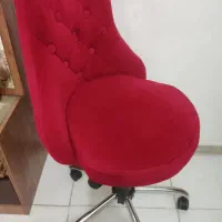 صندلی و شلف ناخن