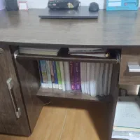 میز کامپیوتر و مطالعه