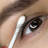 انجام حدمات رژلب ابرو خط چشم بن مژه