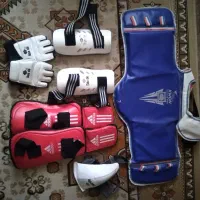 لباس تکواندو و کیسه ی بکس
