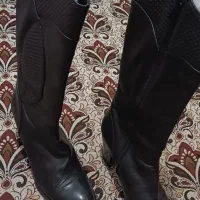 چکمه چرمی