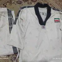 لباس و لوازم تکواندو