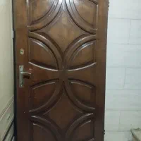 در ورودی منزل