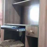 میزکامپیوتر و میز تحریریه، کتابخانه