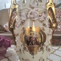 یک جفت گلدان آب طلا کاری شده