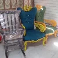 سه عدد صندلی تک نفره چوبی