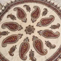 رومیزی و سفره  قلمکار سنتی رنگ ثابت  طرح ترمه