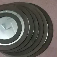 آینه گرد قاب چوبی