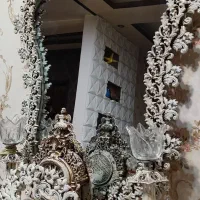 آینه و شمعدان و ساعت