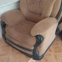 مبل 7 نفره سالم چوب گردو خوشگل با میرز عسلی