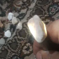سنگ های قیمتی تراش نخورده