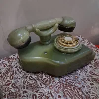 تلفن قدیمی قدمت دار سنگی