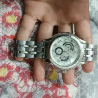 مچی ساعت  خوشگل و ناز فقط ی خش داره