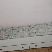 تخت  جوان