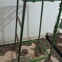 چهار پایه فلزی