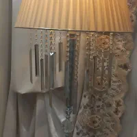 آباژور ایستاده