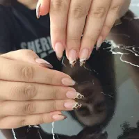 کاشت ناخن حرفه ای