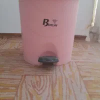 سطل زباله پدال دار بزرگ  سالم و در حد نو