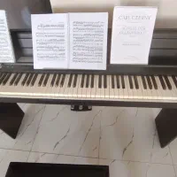 پیانو korg LP 180