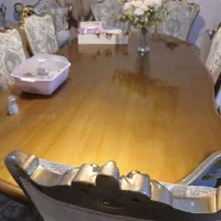 میز ناهارخوری ۸ نفره منتهی ۴ نشیمن داره