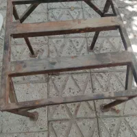 چهارپایه آهنی