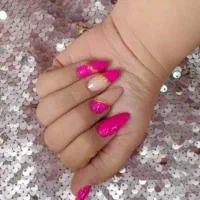 ترمیم ناخن.نصب مژه موقت.کوتاهی مو