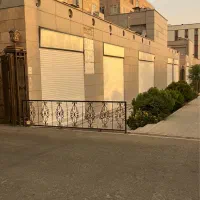 ۸۰۰ متر مربع سالن
