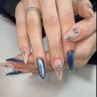 کاشت ناخن فقط ۳۵۰