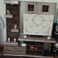 پرده و میز تلوزیون