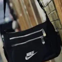 کیف زنانه گم کردم