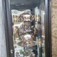 ویترین در حد نو، وسایل داخل ویترین فروخته شده