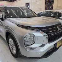 میتسوبیشی اوتلندر ۲۰۲۵ ام لاین پلاس