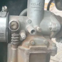 دوچرخه به تصاویر نگاه کنید