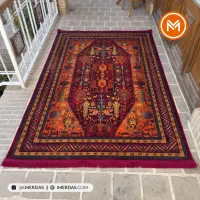 فرش کهنه نما زمینه لاکی شیک با تخفیفی شگفت انگیز