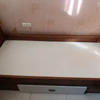 تخت نوجوان تمیز در حد نو