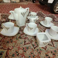 ست صبحانه خوری چینی ( در قندان شکسته است)