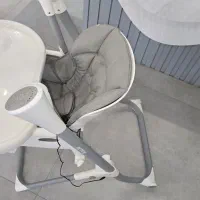 صندلی غذا و تخت خواب کودک