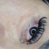 اکستنشن و لیفت و لمینت مژه