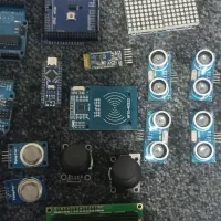 تعدادی اردوینو و esp32 و ماژول