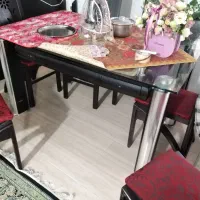 میز شیشه‌ای ناهارخوری