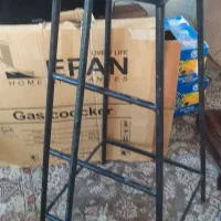 چهار پایه آهنی و پارو فرش
