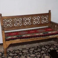 میز سنتی با چوب گردو