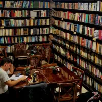 فروش و خرید کتابخانه شخصی/به غیر از کتاب‌های درسی