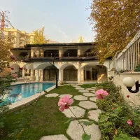 ۷۰۰ متر عمارت ویلایی فرمانیه سنبل